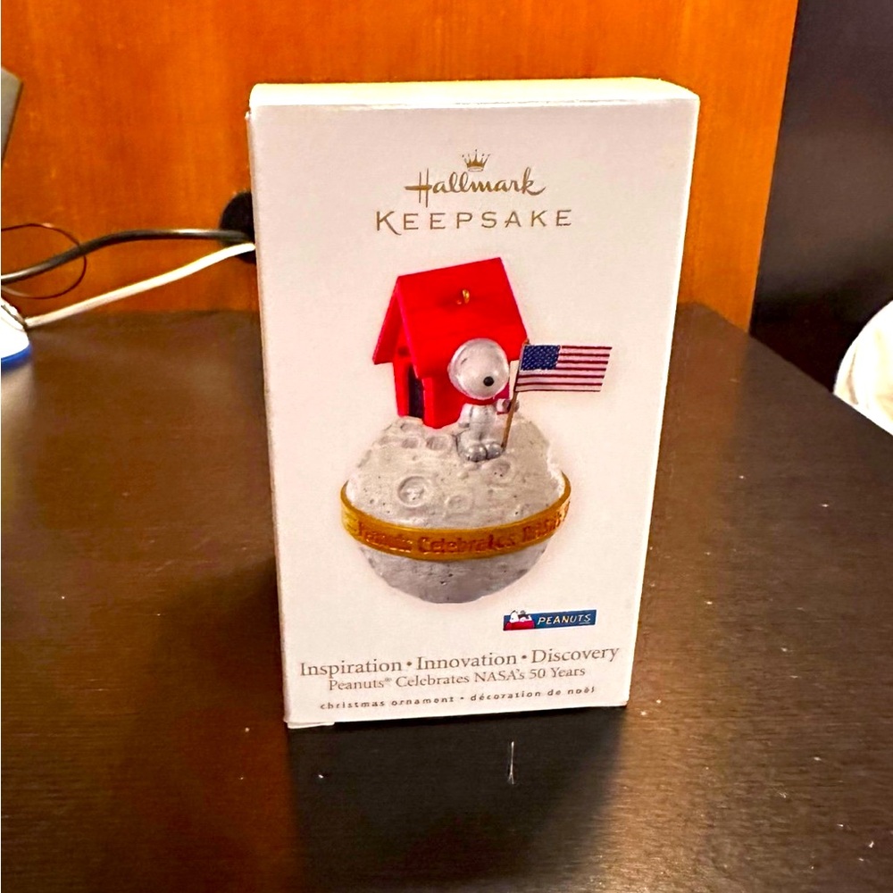 2008 Hallmark Peanut NASAs 50 Years Inspiration Innovation Discovery Ornament